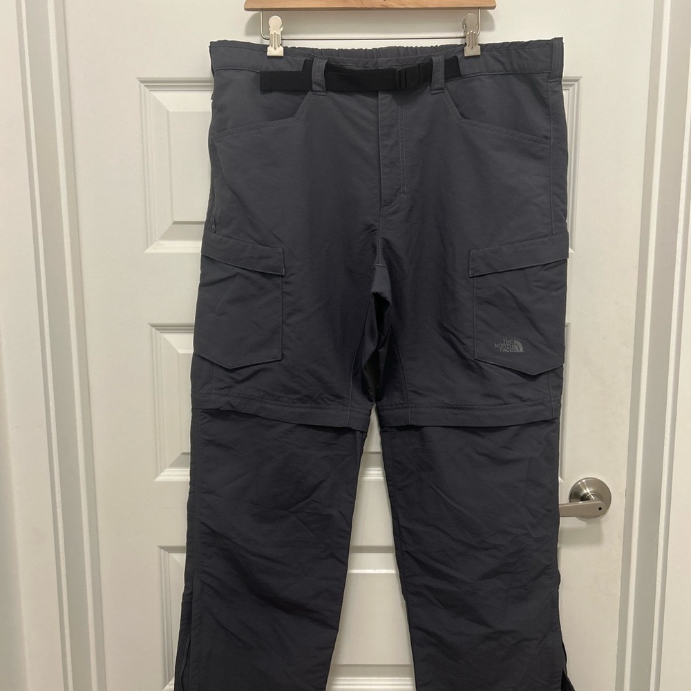 The North Face Men's  Cargo Pants Convert to Shorts 40" Outdoor Zip off legs